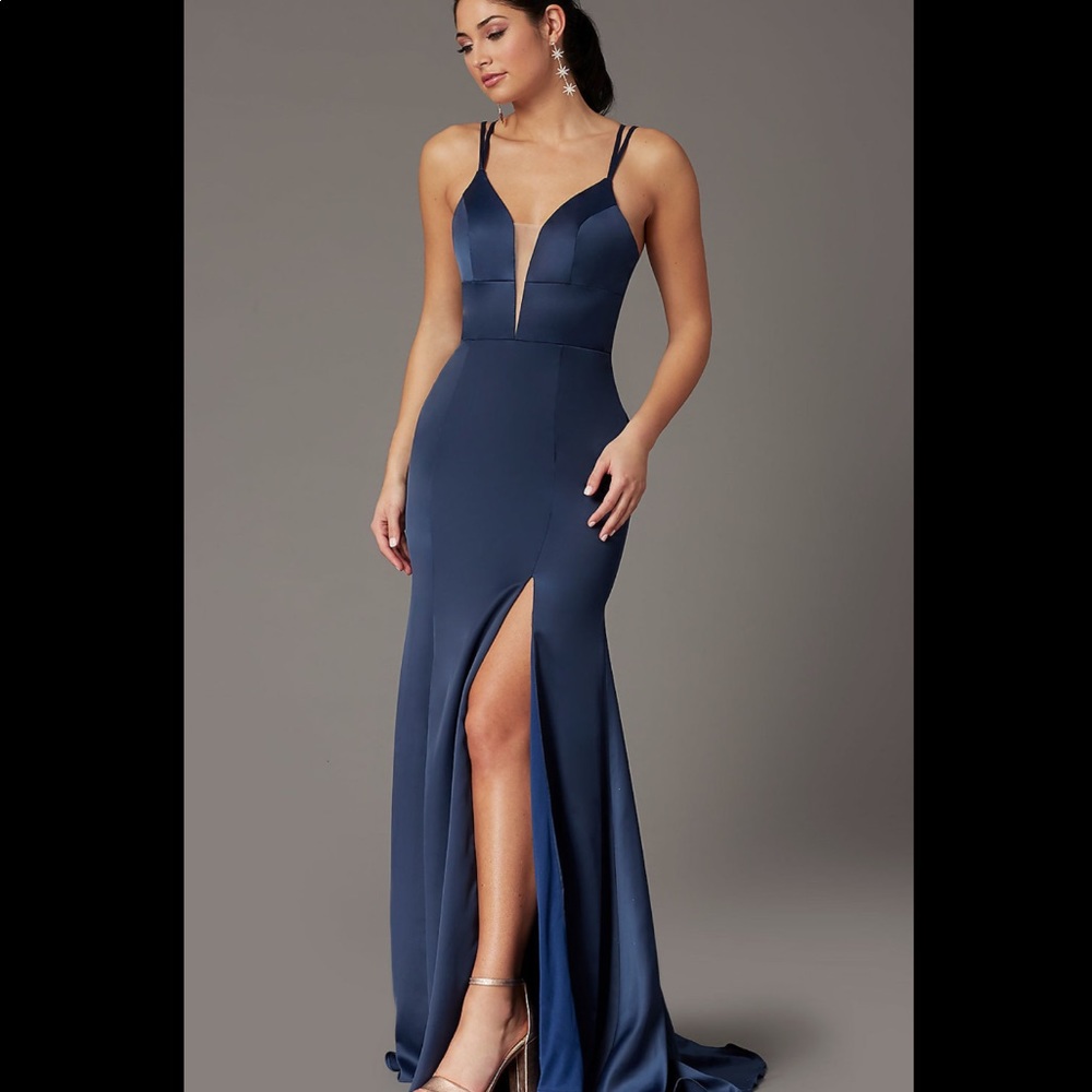 Prom girl never worn dress